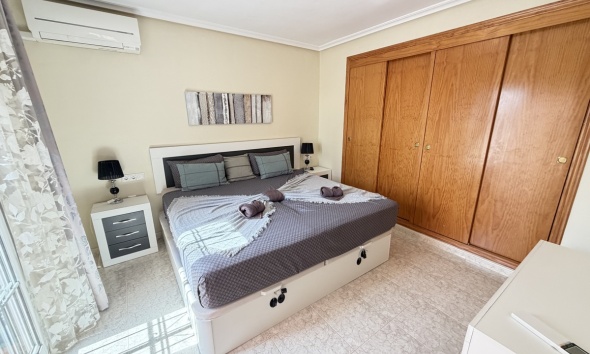 Resale - Villa / House - Orihuela Costa - Villamartín
