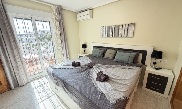 Resale - Villa / House - Orihuela Costa - Villamartín