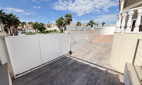 Resale - Villa / House - Orihuela Costa - Villamartín