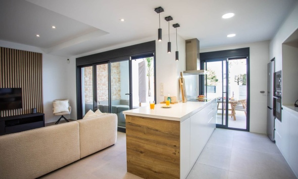 Resale - Villa / House - Dolores