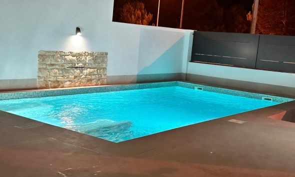 Resale - Villa / House - Dolores