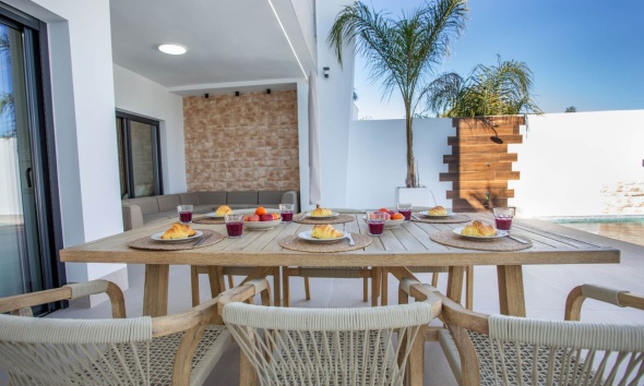 Resale - Villa / House - Dolores