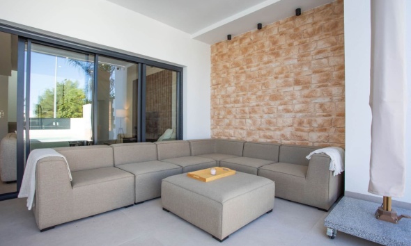 Resale - Villa / House - Dolores