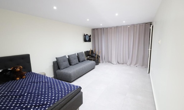 Resale - Villa / House - Torrevieja - Los Balcones