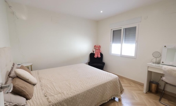 Resale - Villa / House - Torrevieja - Los Balcones