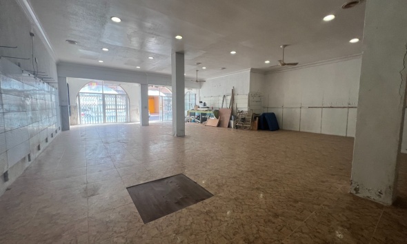 Reventa - Espacio comercial - Guardamar del Segura - Cervantes