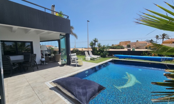 Resale - Townhouse / Terraced House - Torrevieja - Los Frutales