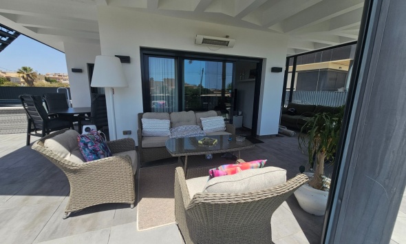 Resale - Townhouse / Terraced House - Torrevieja - Los Frutales