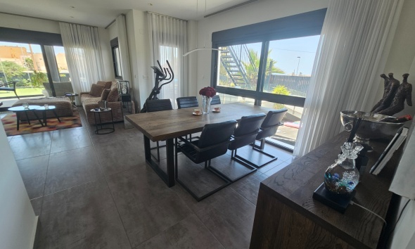 Resale - Townhouse / Terraced House - Torrevieja - Los Frutales