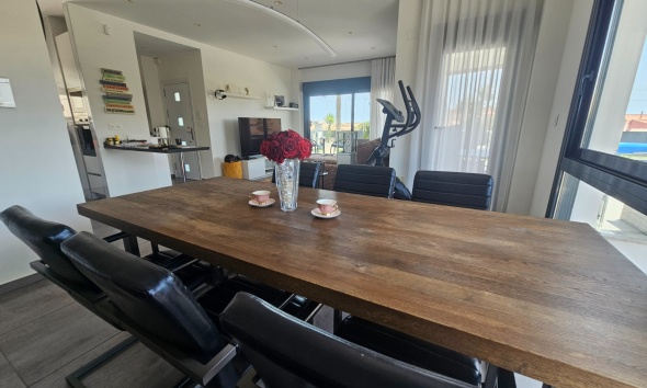 Resale - Townhouse / Terraced House - Torrevieja - Los Frutales