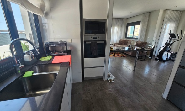 Resale - Townhouse / Terraced House - Torrevieja - Los Frutales