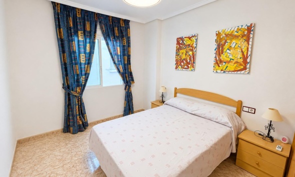 Resale - Apartment / Duplex - Torrevieja - Estacion de autobuses