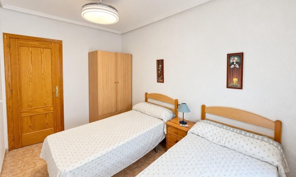Resale - Apartment / Duplex - Torrevieja - Estacion de autobuses