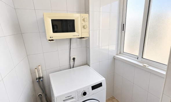 Resale - Apartment / Duplex - Torrevieja - Estacion de autobuses