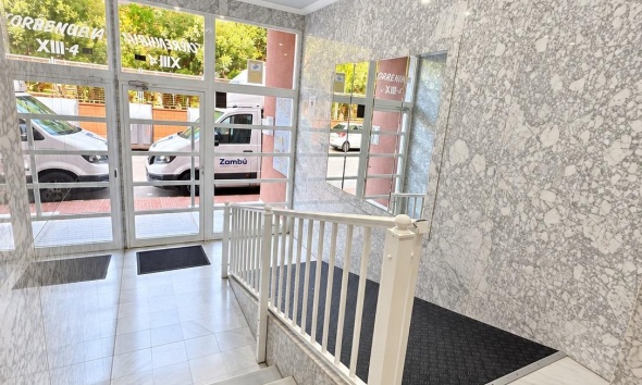 Resale - Apartment / Duplex - Torrevieja - Estacion de autobuses