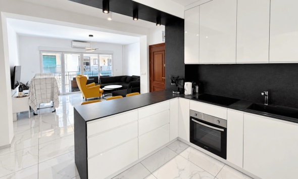 Resale - Apartment / Duplex - Torrevieja
