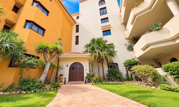 Resale - Apartment / Duplex - Punta Prima