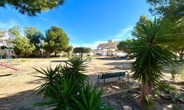 Resale - Bungalow - Orihuela Costa - Lomas de Don Juan