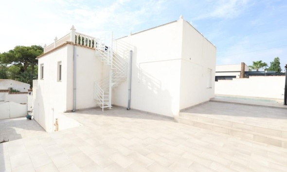 Reventa - Villa / Casa - Torrevieja - Los Balcones