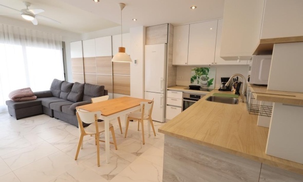 Resale - Villa / House - Orihuela Costa - Villamartín
