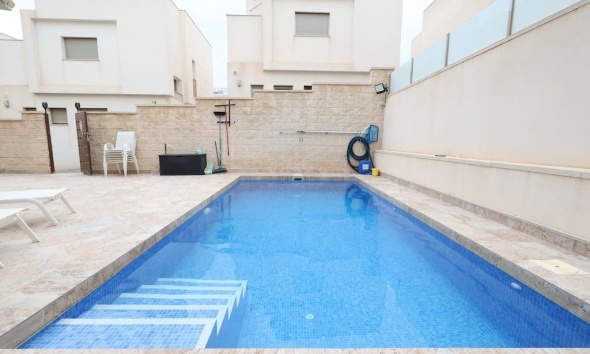 Resale - Villa / House - Orihuela Costa - Villamartín