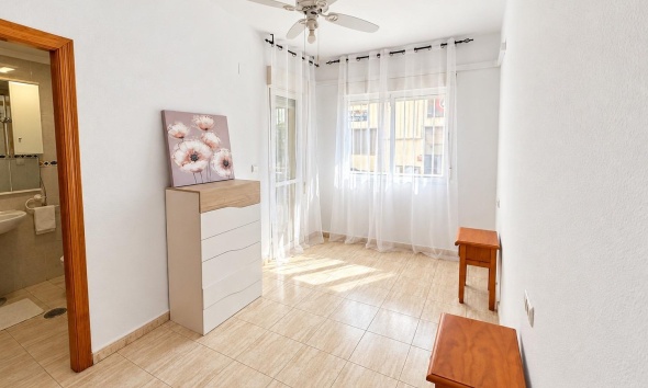 Resale - Apartment / Duplex - Torrevieja - Centro