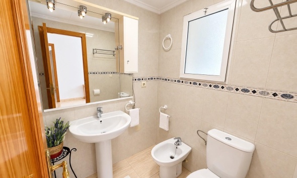 Resale - Apartment / Duplex - Torrevieja - Centro