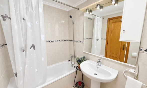 Resale - Apartment / Duplex - Torrevieja - Centro