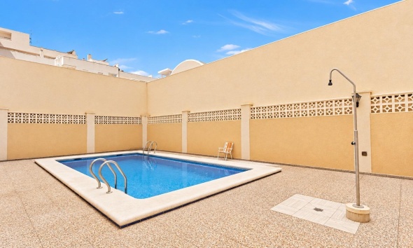 Resale - Apartment / Duplex - Torrevieja - Centro