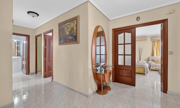 Reventa - Apartamento / Dúplex - Torrevieja