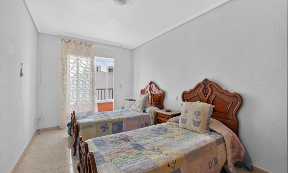 Reventa - Apartamento / Dúplex - Torrevieja