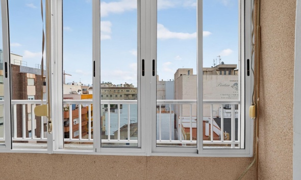 Reventa - Apartamento / Dúplex - Torrevieja