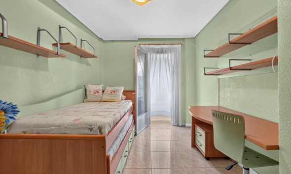 Reventa - Apartamento / Dúplex - Torrevieja