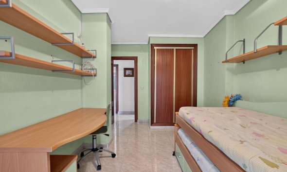 Reventa - Apartamento / Dúplex - Torrevieja