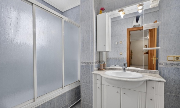 Reventa - Apartamento / Dúplex - Torrevieja