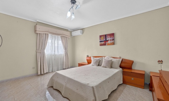 Reventa - Apartamento / Dúplex - Torrevieja