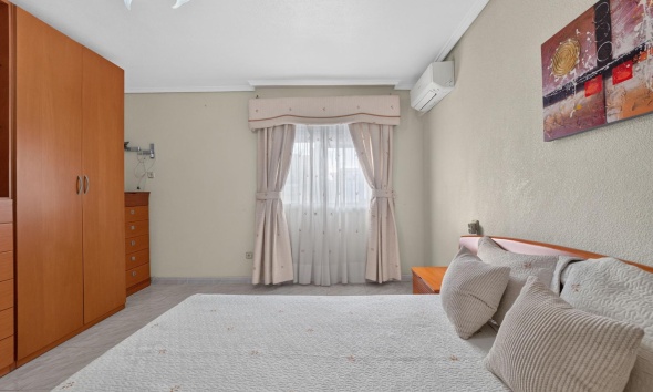 Reventa - Apartamento / Dúplex - Torrevieja