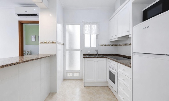 Resale - Apartment / Duplex - Torrevieja - Centro