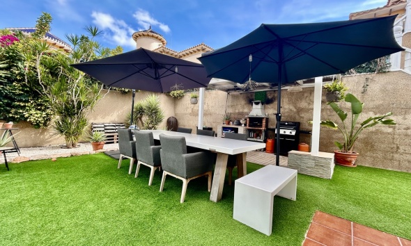 Resale - Villa / House - Orihuela Costa - Villamartín