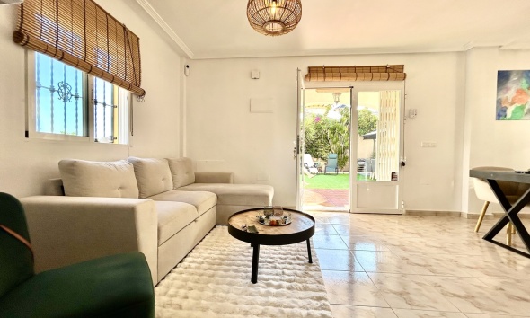 Resale - Villa / House - Orihuela Costa - Villamartín