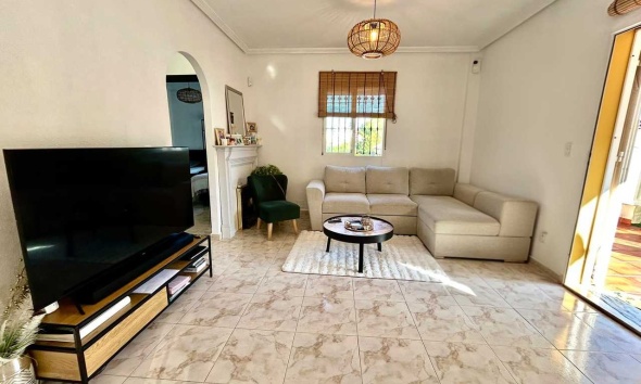 Resale - Villa / House - Orihuela Costa - Villamartín