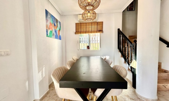 Resale - Villa / House - Orihuela Costa - Villamartín