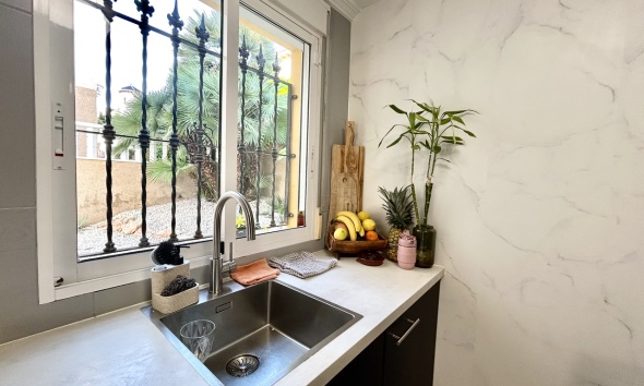 Resale - Villa / House - Orihuela Costa - Villamartín