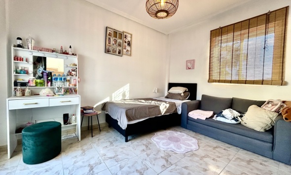 Resale - Villa / House - Orihuela Costa - Villamartín