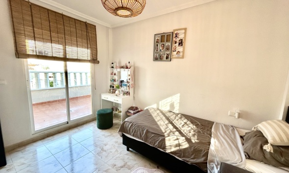 Resale - Villa / House - Orihuela Costa - Villamartín