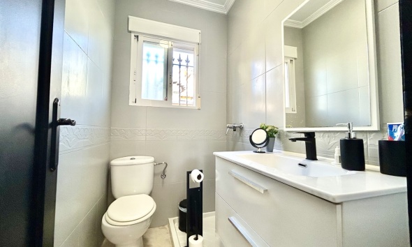 Resale - Villa / House - Orihuela Costa - Villamartín