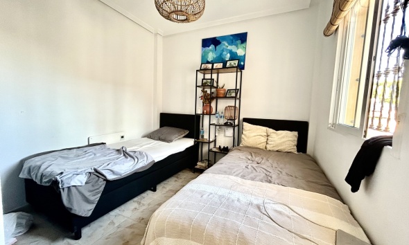 Resale - Villa / House - Orihuela Costa - Villamartín