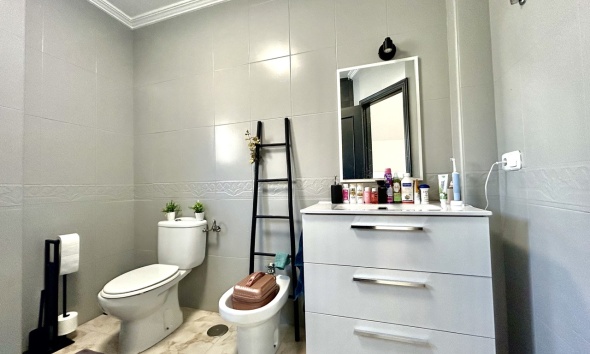 Resale - Villa / House - Orihuela Costa - Villamartín