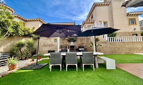 Resale - Villa / House - Orihuela Costa - Villamartín