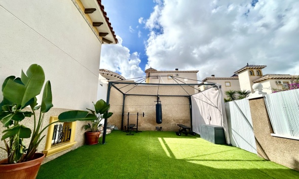 Resale - Villa / House - Orihuela Costa - Villamartín